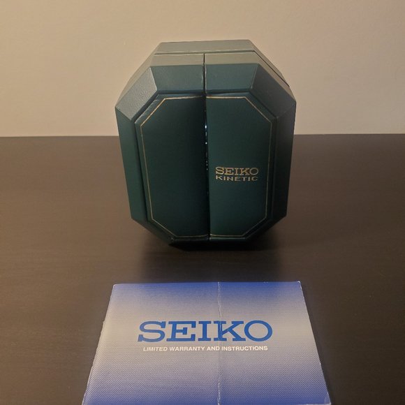 Seiko Perpetual Calendar GMT White Dial 8F56 Mens Watch - Picture 4 of 4